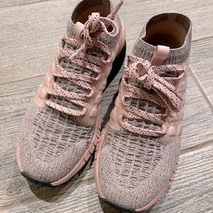 Phantom Connected Running Shoes